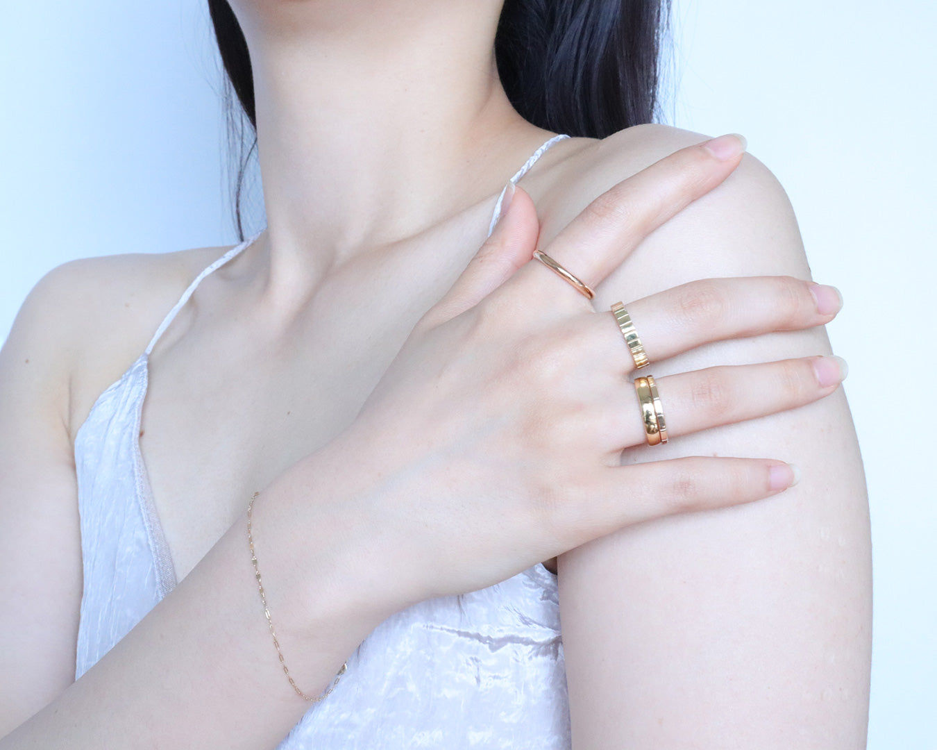 2024.06.05- Front shot for a model wears gold rings inspired by Japanese essence 日本の美をデザインしたK18のリング　